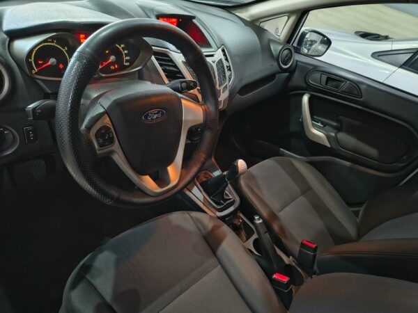 new fiesta branco (9)