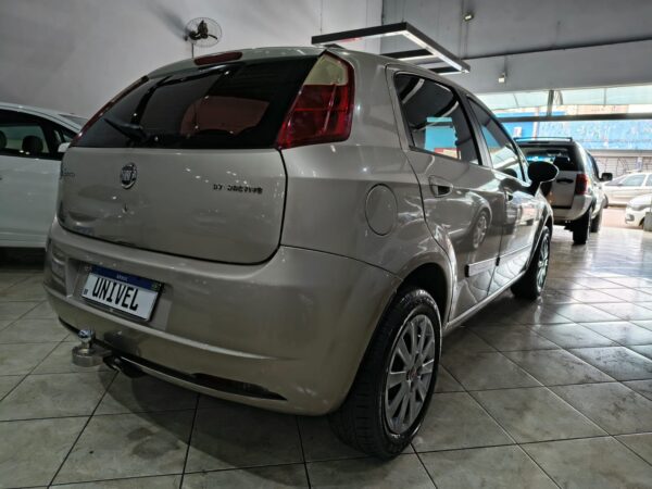 Punto (8)