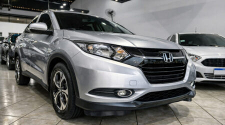 Honda HR-V em showroom moderno